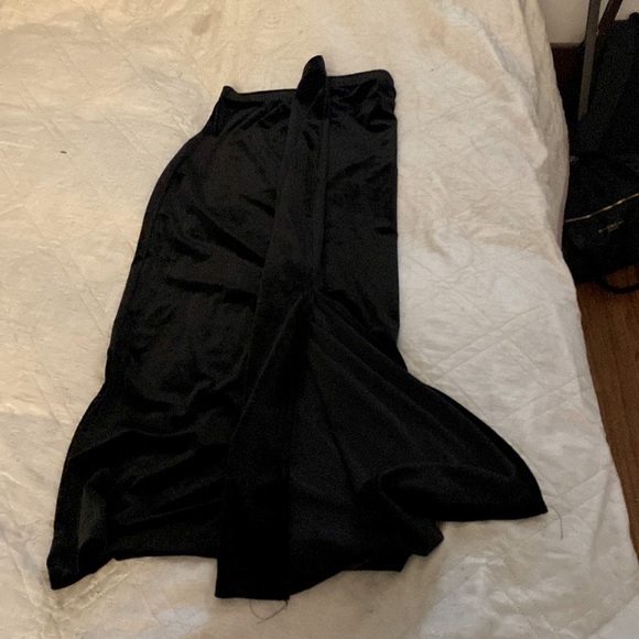Women’s Long Black Skirt - Picture 1 of 3